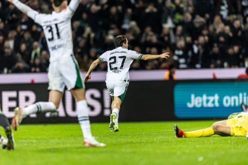 مونشنجلادباخ يفوز على فولفسبورج في البوندسليجا